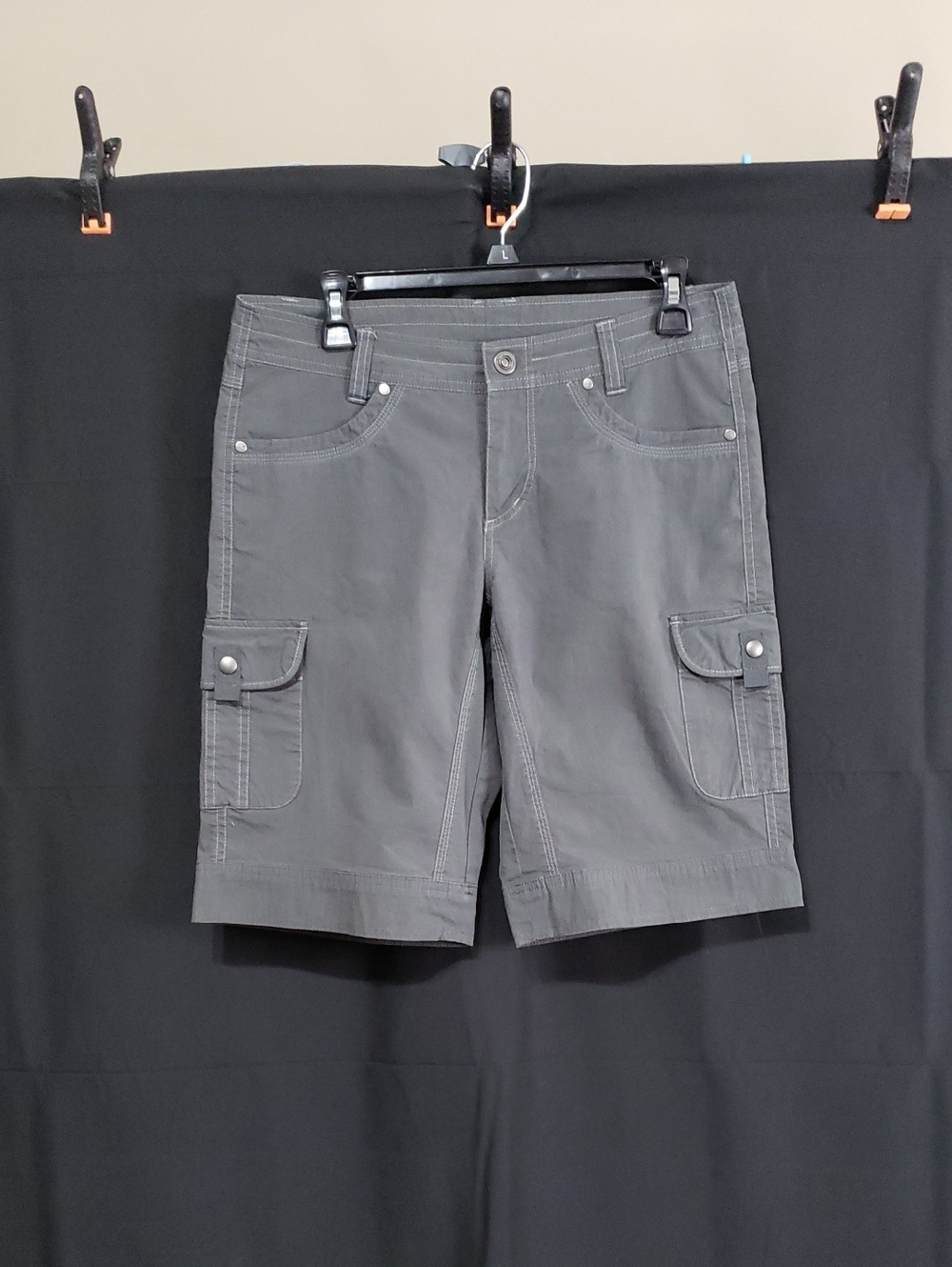 KÜHL Women's Splash Bermuda Shorts In Gray. Size: 8 - Picture 4 of 10